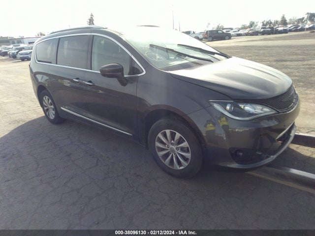 2019 2C4RC1BG9KR657564 main image