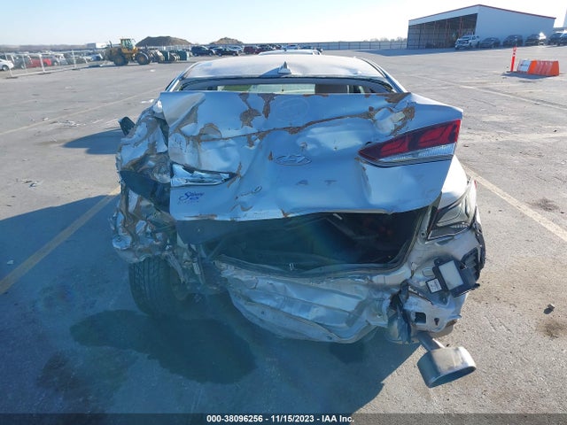 Hyundai SONATA SEL 2019 5NPE34AF9KH773904 Image 16