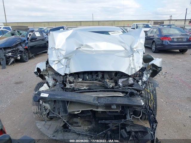 2018 HYUNDAI ELANTRA SEL VIN: 5NPD84LF7JH368150