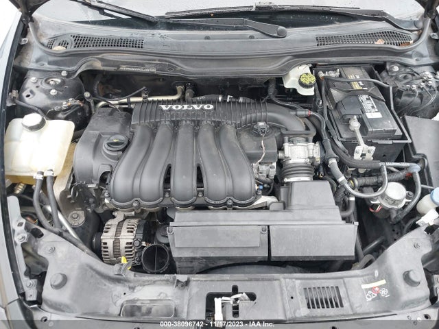 2009 VOLVO S40 2.4L W/SUNROOF VIN: YV1MS382292460856