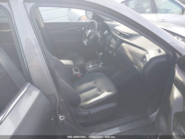 2017 NISSAN ROGUE SL VIN: 5N1AT2MT6HC850202