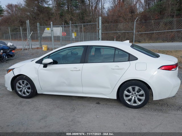 Toyota COROLLA LE 2022 5YFEPMAE8NP277253 Image 14