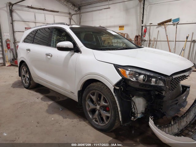 2016 KIA SORENTO 3.3L SX VIN: 5XYPKDA55GG140124