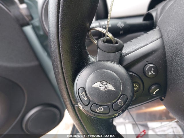 2012 MINI COOPER WMWSU3C55CT542636 Photo 10