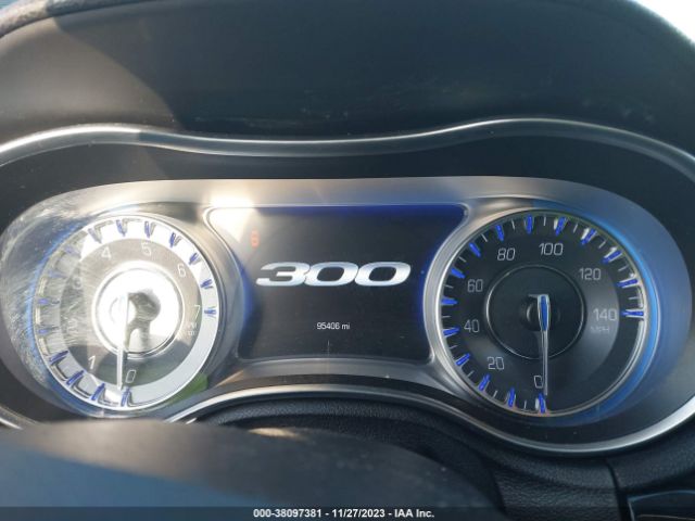 2C3CCAKG3KH566399 Chrysler 300 Limited Awd