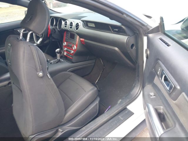 1FA6P8AM1G5208588 Ford Mustang V6