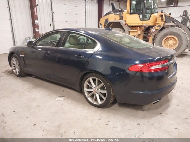 2015 JAGUAR XF SAJWJ0FF9F8U67755 Photo 2