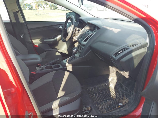 Ford FOCUS SE 2014 1FADP3F21EL404427 Image 5