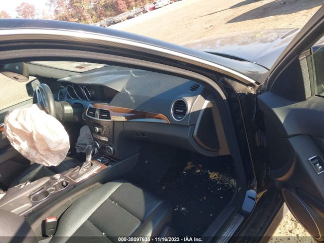 WDDGF8AB2EA967678 Mercedes-Benz C 300 Luxury 4matic