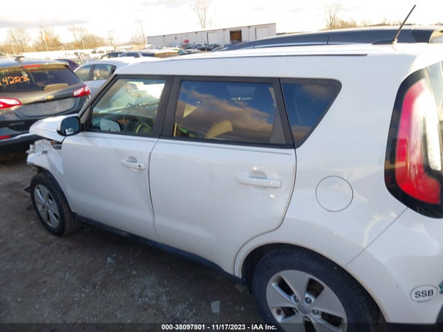 KIA Soul 2016 KNDJN2A27G7335646 Image 14