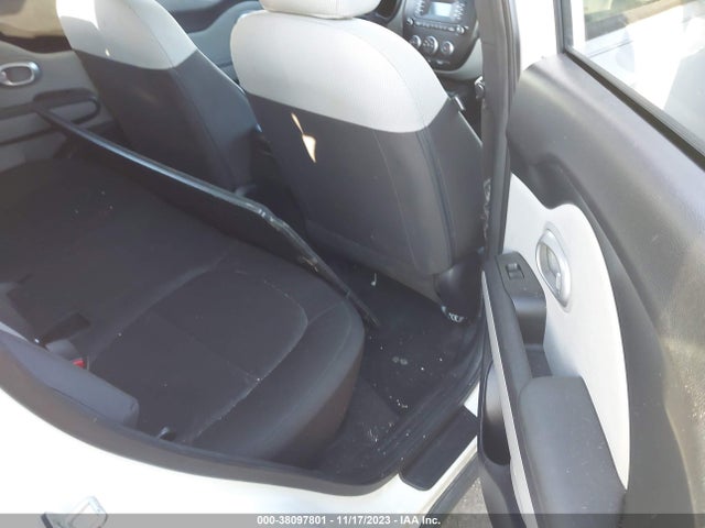 KIA Soul 2016 KNDJN2A27G7335646 Image 8