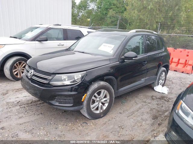 WVGAV7AXXGW557141 Volkswagen TIGUAN S