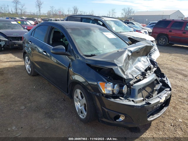 Chevrolet Sonic Ltz Auto 2015 1G1JE5SBXF4194743 главное изображение