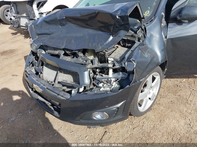 Chevrolet Sonic Ltz Auto 2015 1G1JE5SBXF4194743 Image 6