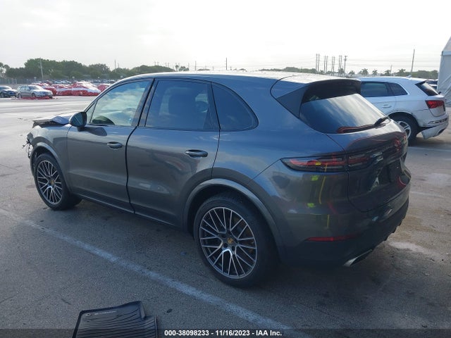 2021 PORSCHE CAYENNE WP1AA2AY8MDA08717 Photo 2