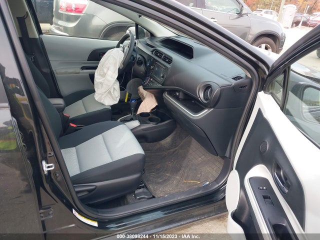 Toyota Prius C Three 2014 JTDKDTB30E1071433 Image 5