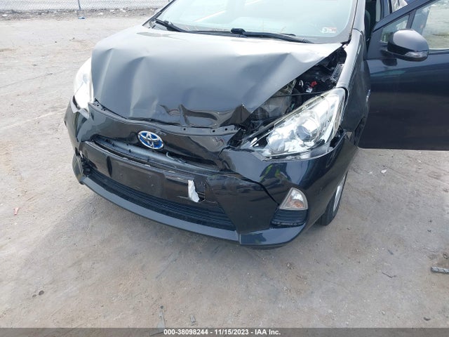 Toyota Prius C Three 2014 JTDKDTB30E1071433 Image 6