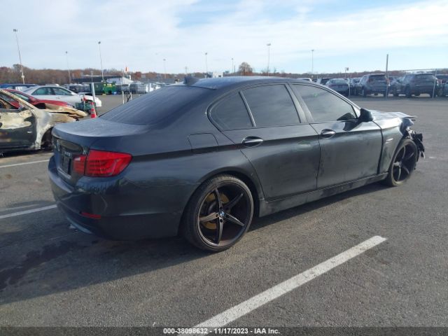 2013 BMW 528I WBAXH5C57DDW15894 Photo 3