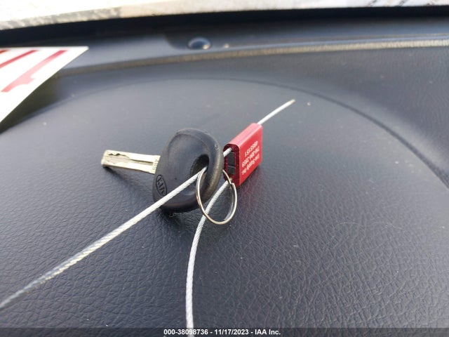 2012 KIA SORENTO LX VIN: 5XYKT3A11CG276579