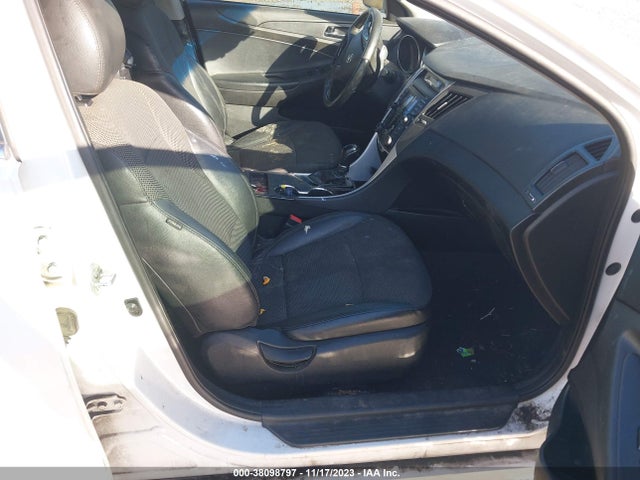 2012 HYUNDAI SONATA 2.4L SE VIN: 5NPEC4AC8CH458566