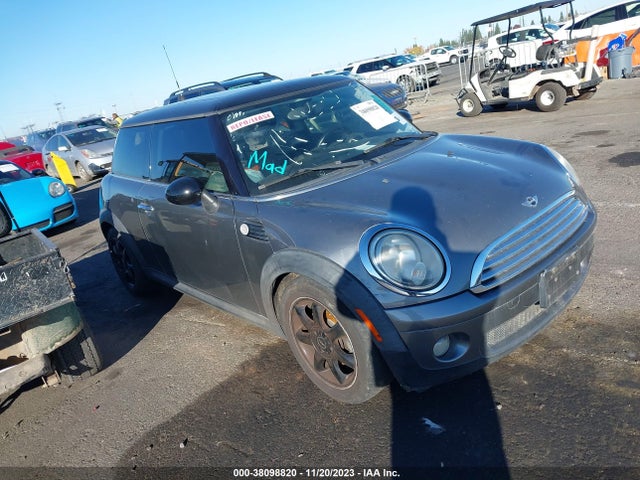 2010 MINI COOPER WMWMF3C58ATZ22084 Photo 0