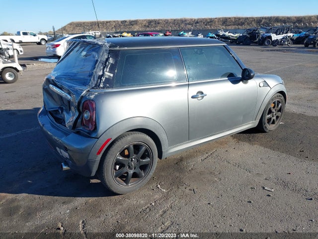 2010 MINI COOPER WMWMF3C58ATZ22084 Photo 3