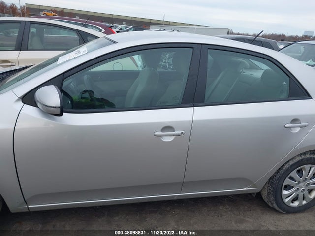2011 KIA FORTE EX VIN: KNAFU4A20B5425825