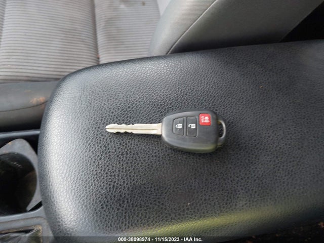 2013 TOYOTA RAV4 LE VIN: 2T3BFREV4DW018275