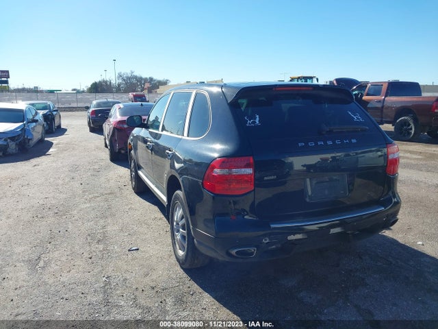 2010 PORSCHE CAYENNE WP1AA2AP8ALA09570 Photo 2