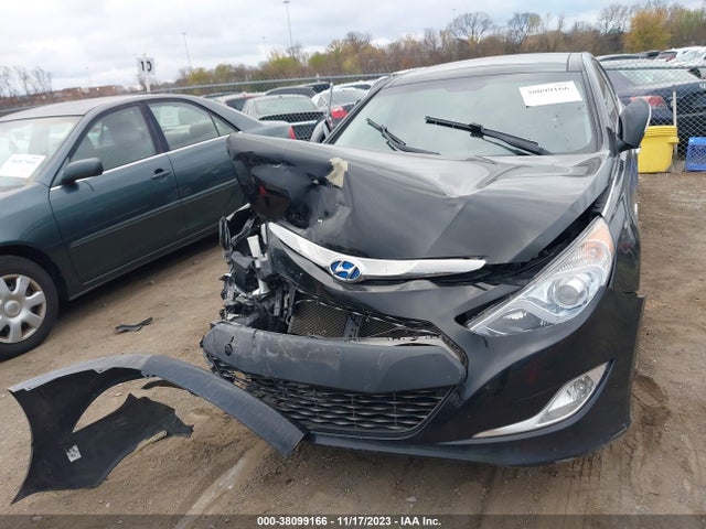 2015 HYUNDAI SONATA HYBRID LIMITED VIN: KMHEC4A41FA132334