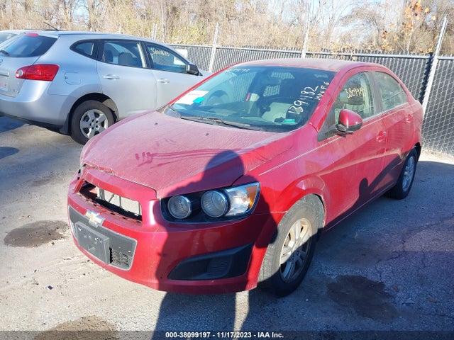 Chevrolet Sonic Lt Auto 2015 1G1JC5SH8F4125589 Image 2