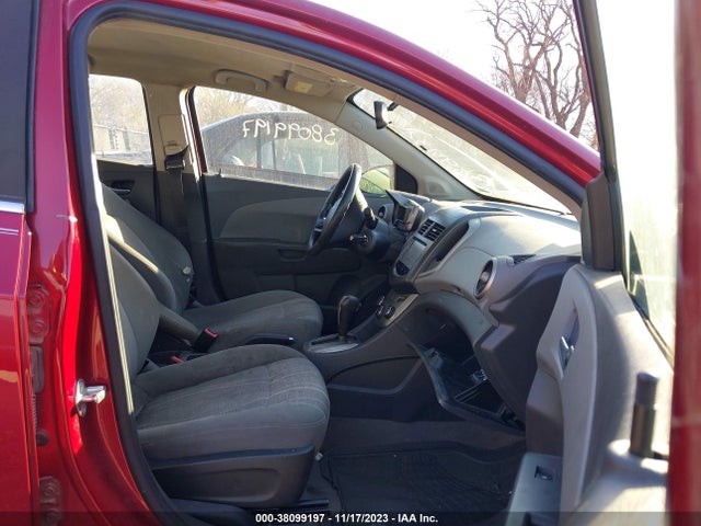 Chevrolet Sonic Lt Auto 2015 1G1JC5SH8F4125589 Image 5