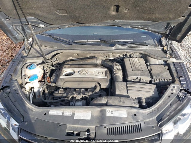 2012 VOLKSWAGEN EOS LUX VIN: WVWFW7AH1CV008220
