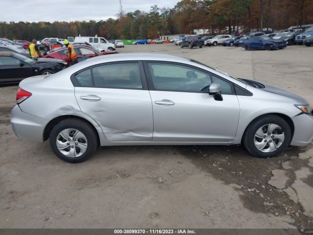 19XFB2F53FE275557 Honda Civic Lx