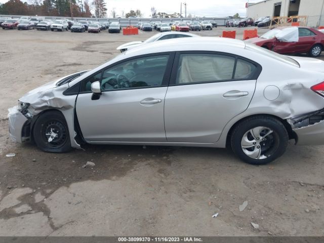 19XFB2F53FE275557 Honda Civic Lx