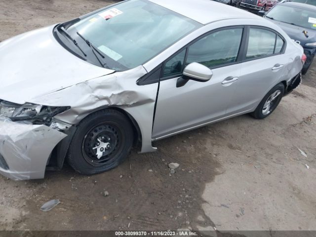 19XFB2F53FE275557 Honda Civic Lx