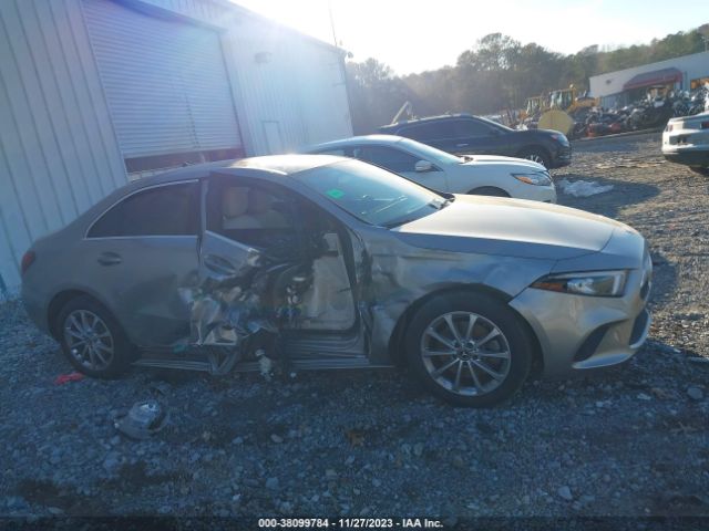W1K3G4EB8LW047066 Mercedes-Benz A 220