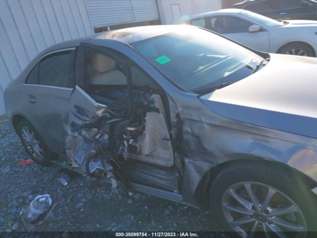 W1K3G4EB8LW047066 Mercedes-Benz A 220