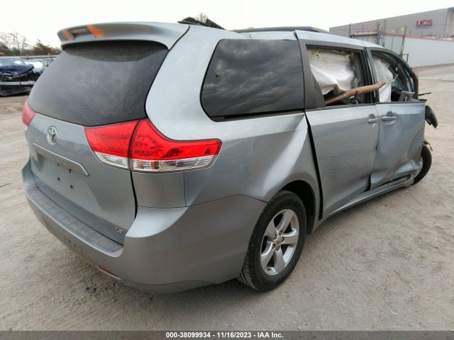 2014 TOYOTA SIENNA LE V6 8 PASSENGER VIN: 5TDKK3DC4ES489659