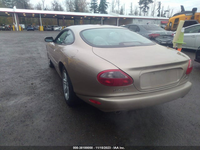 2000 JAGUAR XK8 SAJJA41CXYNA00821 Photo 2