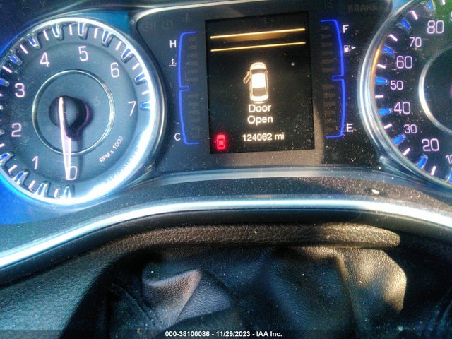 Chrysler 200 Limited Platinum 2016 1C3CCCAB3GN192702 Image 7