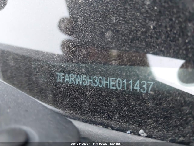 Honda CR-V LX 2017 7FARW5H30HE011437 Image 9