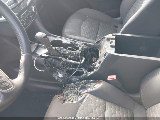 Chevrolet EQUINOX LT 2018 2GNAXJEV6J6303102 Image 6
