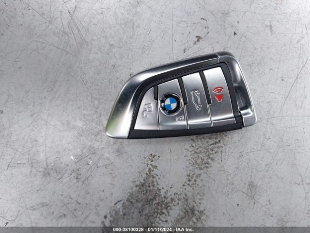 WBSDZ0C0XLBM09501 BMW M8