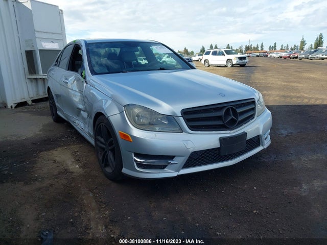 2014 MERCEDES-BENZ C 300 SPORT 4MATIC/LUXURY 4MATIC VIN: WDDGF8AB9ER303301