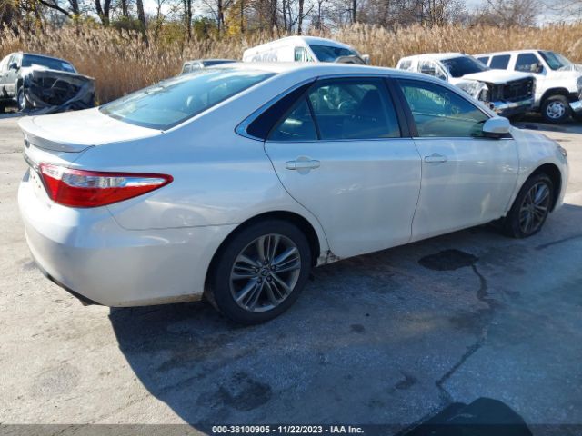 4T1BF1FK2FU072210 Toyota CAMRY SE