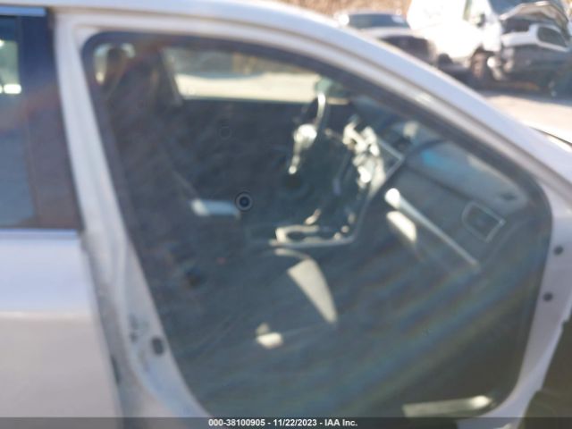 4T1BF1FK2FU072210 Toyota CAMRY SE