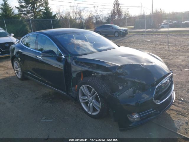 38100941 :رقم المزاد ، 5YJSA1E27FF101083 vin ، 2015 Tesla Model S 70d/85d/p85d مزاد بيع