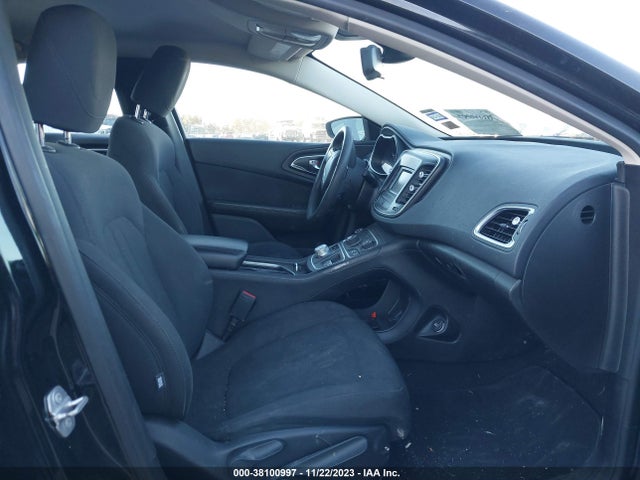 Chrysler 200 Limited 2016 1C3CCCAB5GN104409 Image 5