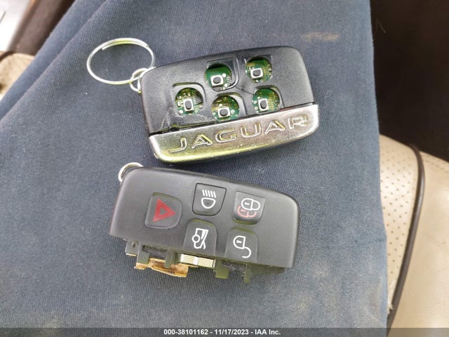 2013 JAGUAR XJ SAJWJ2GD5D8V45356 Photo 10